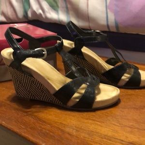 A2 Aerosoles black sandals. Size 8